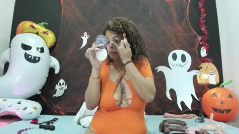 Luna online show from October 29, 2025, 8:32 pm