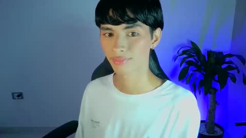 Luna Stanford online show from November 19, 2025, 8:03 am