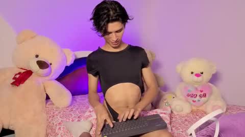 Luna Stanford online show from May 19, 2026, 3:35 am