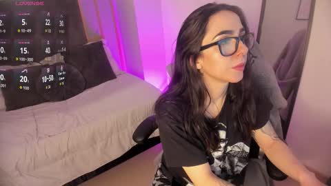 Luna online show from March 3, 2026, 1:39 pm