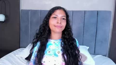 Snapshot of luna_varela_ chatting on June 17, 2026, 1:45 pm luna_varela_ online show from June 17, 2026, 1:45 pm