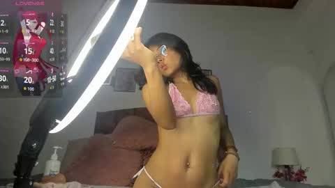 luna_velveth1 online show from March 10, 2026, 2:38 am