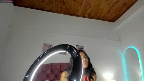 luna_velveth1 online show from April 17, 2026, 10:40 am