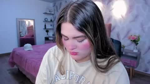  Luna online show from December 5, 2025, 3:15 am