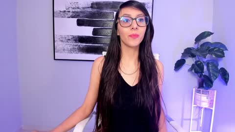 luna online show from February 2, 2025, 2:45 pm