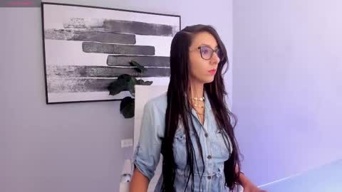 luna online show from March 5, 2025, 12:11 pm