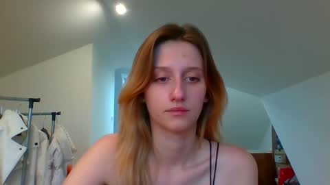 L U N A  online show from December 4, 2024, 8:01 am