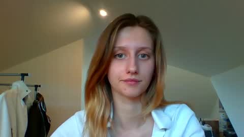 L U N A  online show from February 14, 2025, 3:05 pm