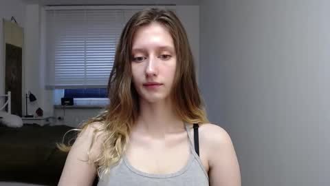 L U N A  online show from September 29, 2025, 5:23 am