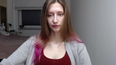 L U N A  online show from December 1, 2025, 6:29 am