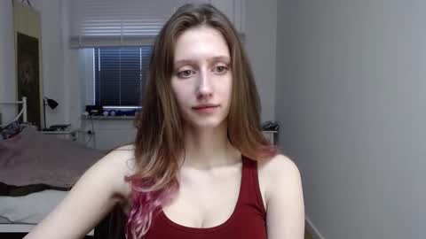 L U N A  online show from December 19, 2025, 7:26 am