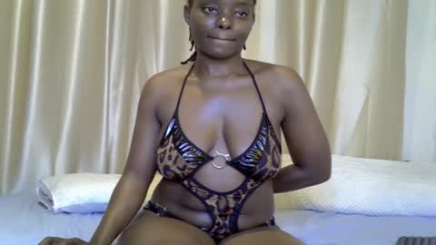 luna online show from February 12, 2026, 1:22 am