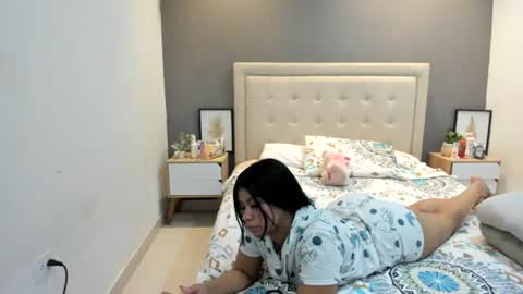 lunaa08 online show from June 29, 2026, 5:57 am