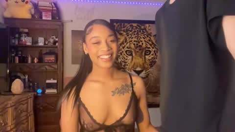 lunaa_11 online show from December 7, 2024, 6:54 am