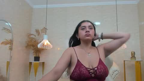 Luna Abril  online show from March 6, 2026, 4:09 am