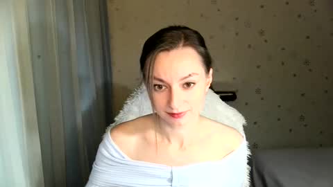 lunaa_bluee online show from October 30, 2025, 7:58 pm