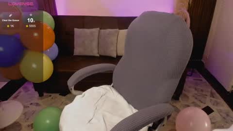 Luna  online show from January 17, 2026, 8:01 pm