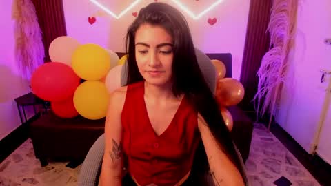 Luna  online show from April 21, 2026, 9:06 pm