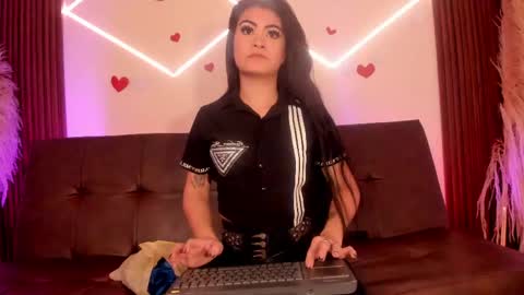 Snapshot of lunaa_lynch chatting on April 29, 2026, 9:43 pm Luna online show from April 29, 2026, 9:43 pm