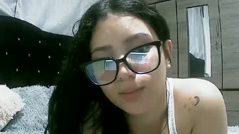 lunaa_sub online show from January 29, 2025, 5:51 am