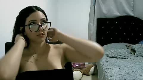 lunaa_sub online show from March 4, 2025, 1:34 am