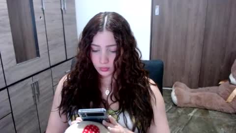 Snapshot of lunaa_sub chatting on July 21, 2026, 8:00 pm lunaa_sub online show from July 21, 2026, 8:00 pm