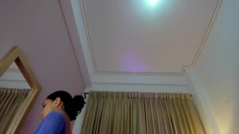 Luna Aspen online show from September 23, 2025, 5:49 pm