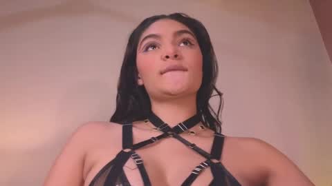 Luna Aspen online show from April 21, 2026, 6:23 pm