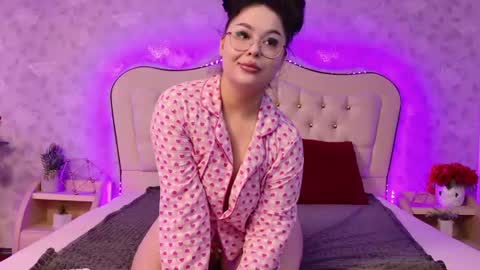 Snapshot of lunababe_ chatting on July 3, 2026, 11:05 am lunababe_ online show from July 3, 2026, 11:05 am