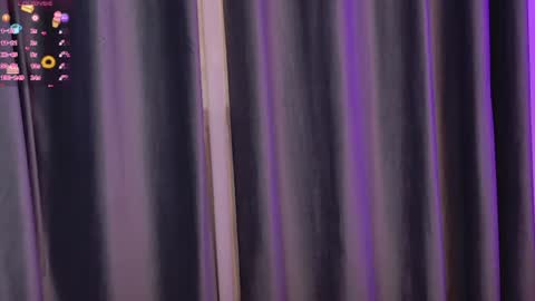 Snapshot of lunababe_ chatting on July 8, 2026, 10:42 am lunababe_ online show from July 8, 2026, 10:42 am