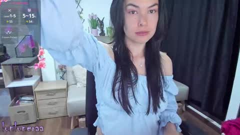 Luna online show from February 19, 2025, 2:33 am