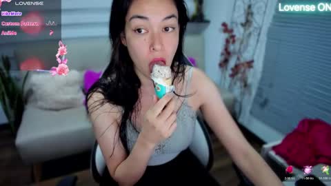 Luna online show from April 8, 2026, 4:12 am