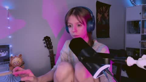 luna online show from April 6, 2026, 8:21 pm