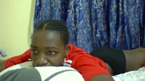lunah_kitty online show from April 10, 2026, 6:01 pm