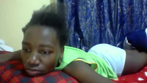 lunah_kitty online show from April 23, 2026, 1:40 am