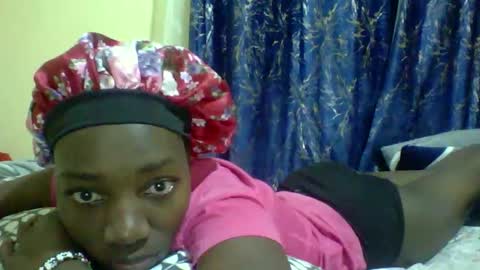lunah_kitty online show from May 3, 2026, 10:10 am
