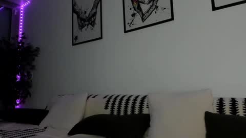 Laura online show from February 6, 2025, 9:28 pm