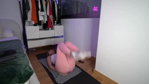 Laura online show from February 27, 2025, 4:09 am