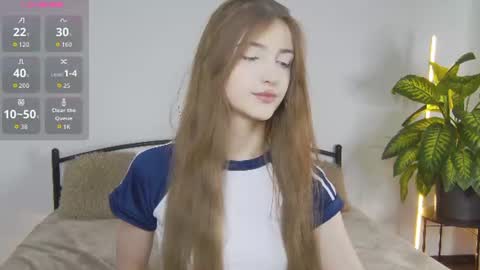 Snapshot of lunakirby chatting on July 6, 2026, 6:32 am lunakirby online show from July 6, 2026, 6:32 am