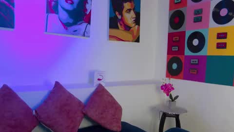 Luna online show from February 13, 2025, 7:42 pm