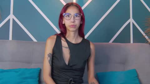 Luna online show from September 22, 2025, 7:49 pm