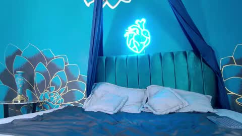 Luna online show from September 30, 2025, 8:58 pm