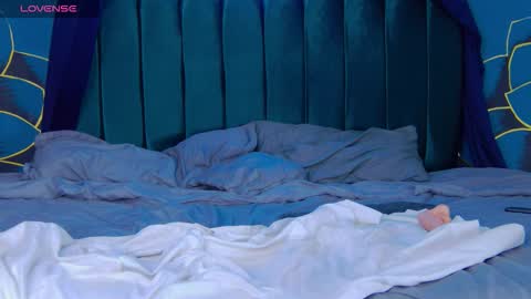 Luna online show from October 12, 2025, 8:13 am