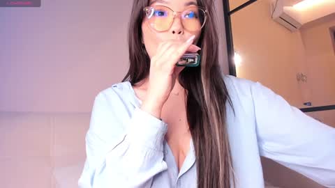 Aisha online show from December 8, 2024, 1:25 pm