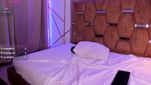 Luna online show from February 24, 2025, 11:52 pm