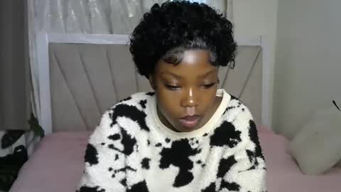 Snapshot of lunar_chocolate000 chatting on February 22, 2026, 5:08 am Smiley online show from February 22, 2026, 5:08 am