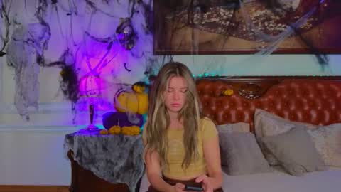 Luna Rishi online show from October 28, 2025, 6:06 am