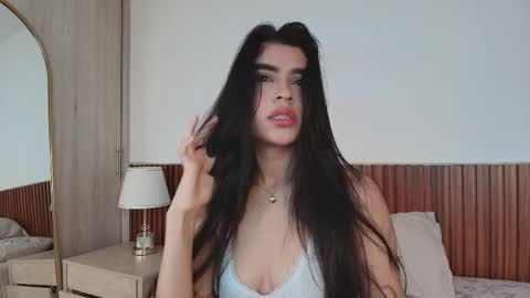 Luna Rousse online show from April 8, 2026, 3:17 am