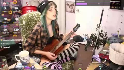 Snapshot of lunasparkles chatting on February 14, 2025, 8:31 am ..LunaSparkles. online show from February 14, 2025, 8:31 am