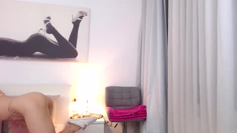 lunastars13 online show from January 13, 2025, 3:47 pm